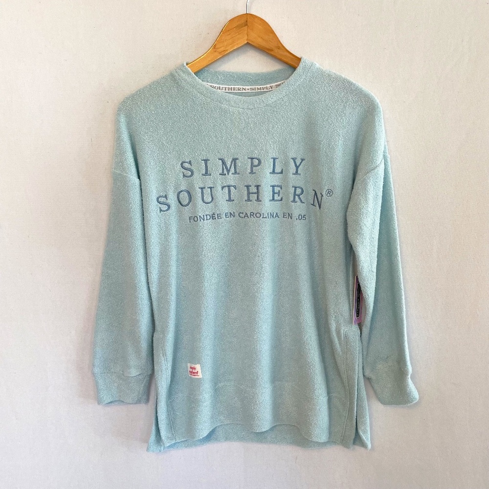 SIMPLY SOUTHERN Women’s Small Embroidered Logo Terry Cloth Crew Neck Top NEW